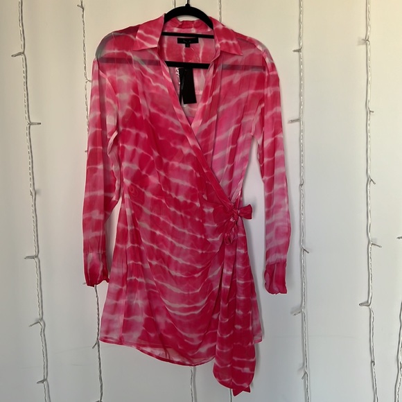 h:ours Jaqi Wrap Dress in Fuchsia Tie Dye Small - Picture 4 of 8